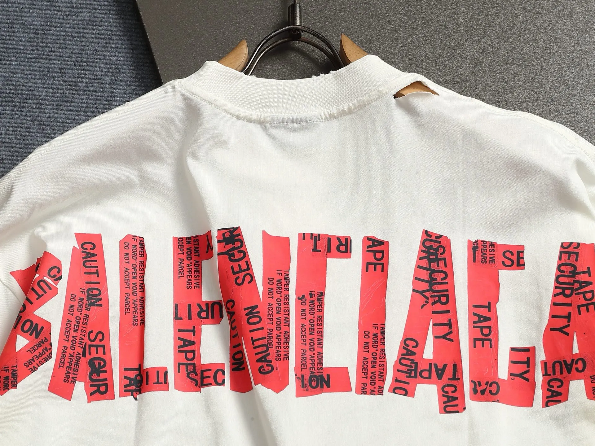 BALENCIAGA 2026 Logo ， Retro Same Style T 320 Versatile : Black White Size：XS S M L
